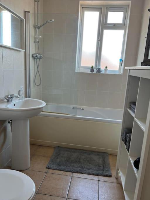 1 Bedroom Flat Sleeps 4 In Abingdon Oxfordshire Exteriör bild