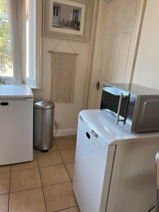 1 Bedroom Flat Sleeps 4 In Abingdon Oxfordshire Exteriör bild