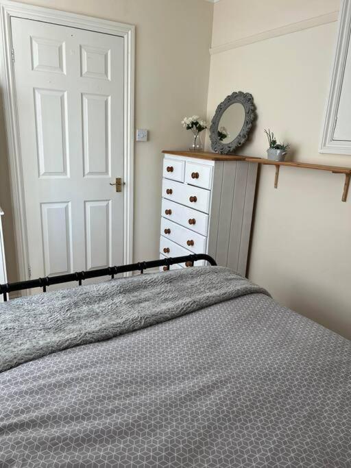 1 Bedroom Flat Sleeps 4 In Abingdon Oxfordshire Exteriör bild