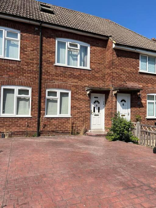 1 Bedroom Flat Sleeps 4 In Abingdon Oxfordshire Exteriör bild