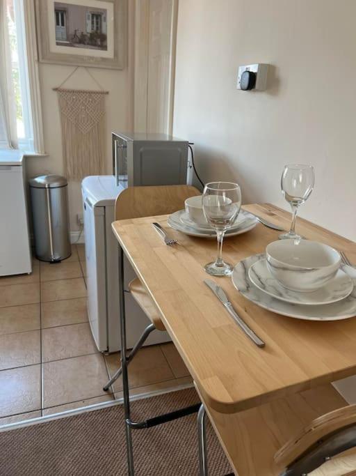 1 Bedroom Flat Sleeps 4 In Abingdon Oxfordshire Exteriör bild