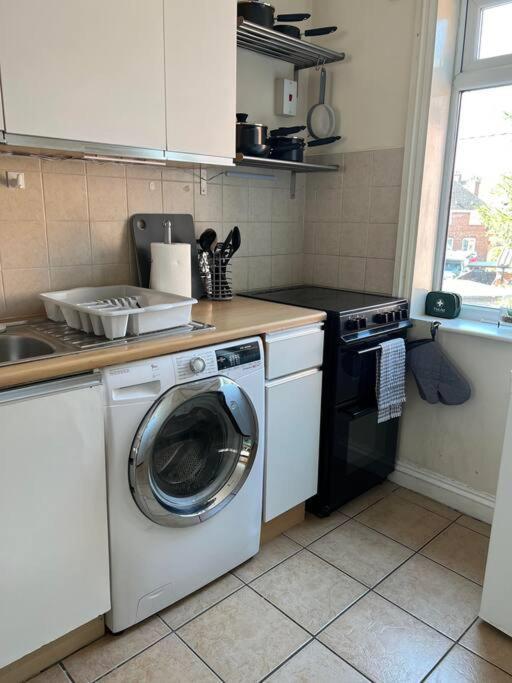 1 Bedroom Flat Sleeps 4 In Abingdon Oxfordshire Exteriör bild